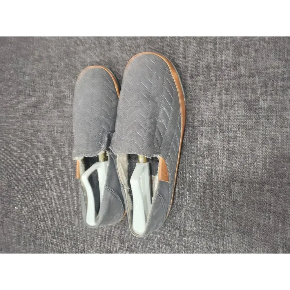 OluKai Hanohano Mens 10 Slippers Waxed Canvas Grey Wool Shearling Slip On 10527